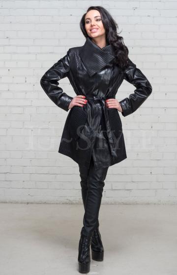 Куртка черного цвета из эко-кожи с поясом