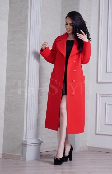 Удлиненное пальто красного цвета