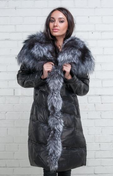 Кожаное пальто с капюшоном из чернобурки